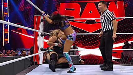 Doudrop vs. Queen Zelina: Raw, Oct. 25, 2021