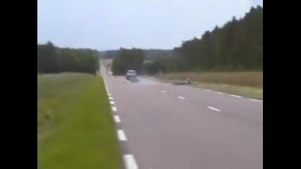 Yamaha R1 2001 Standing Wheelie Crash 
