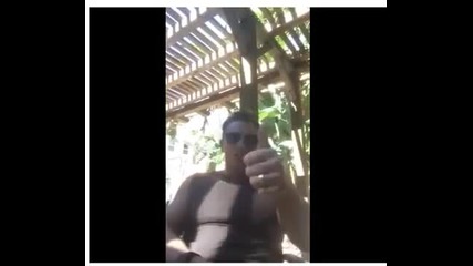 Maryse залива с ледена вода The Miz ( Ice Bucket Challenge )
