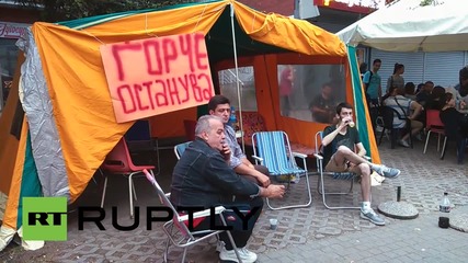 Кадри от лагера на протестиращите в Скопие