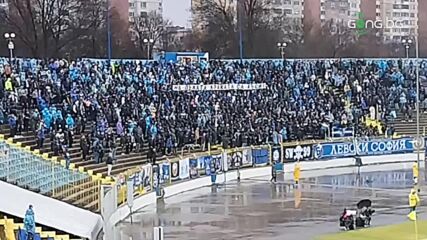 Сектор "Б" изригна с транспарант