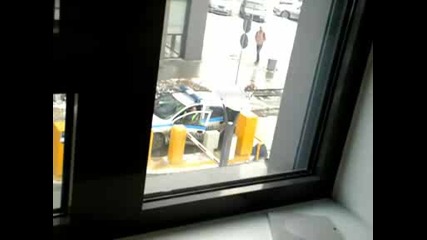 Полицай Изпитва Затруднения