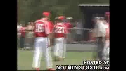 Сбиване между два отбора по Baseball 