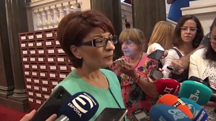 Атанасова: Радев не иска да има редовно правителство, прави сметки