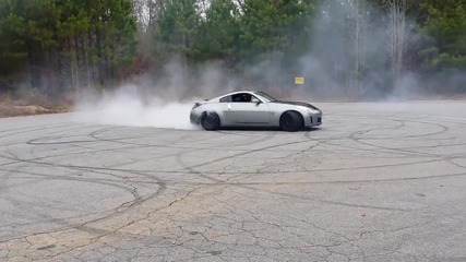 Supercharged Nissan 350z drift