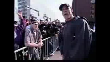 John Cena atakuva fen sus Rap 