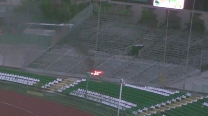 Феновете на Цска оставиха огън след себе си на стадион Берое