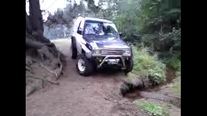 Daihatsu Rocky off road