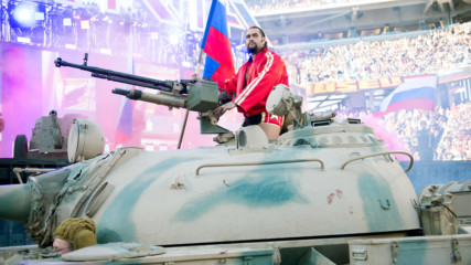 Rusev enters WrestleMania in a tank: WrestleMania 31