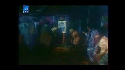 Тв мюзикъл По - скъпa от бисери и злато (1996), Част 1 [5]