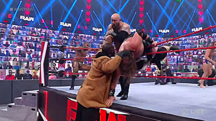 Over-The-Top-Rope Battle Royal – Winner is added to Last Chance Triple Threat Match: Raw, June 28, 2021