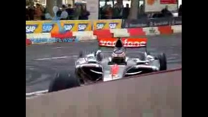 Lewis Hamilton burnout