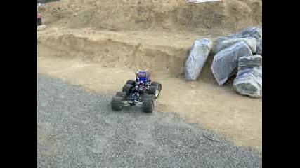 количка искачва стълби 8x8