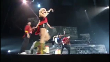 Gwen Stefani - Wind It Up ( Live )
