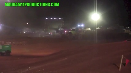 лудак с monster truck катастрофира