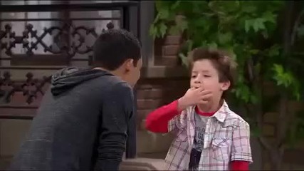 Shake It Up - Theme Song 