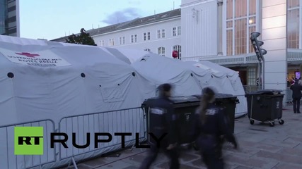 Austria: Police prevent refugees reaching platforms at Salzburg train station