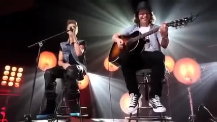 Justin Bieber Preforming Catching Feeling Live Again!