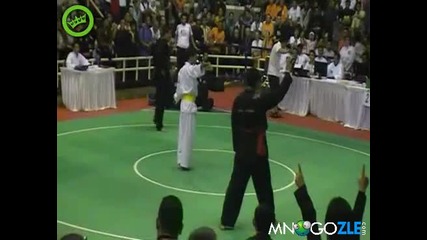 Бой на състезание по карате 