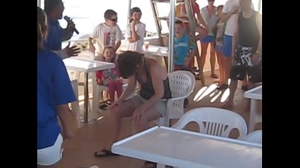 8 year old gives lap dance to mom