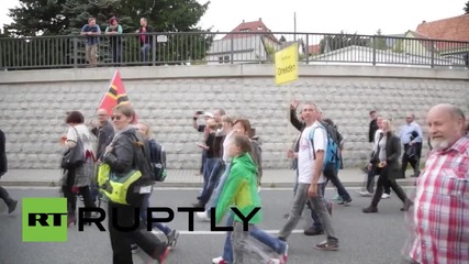 Германия: Анти-бежански протест привлече 3000 души на немско-чешката граница