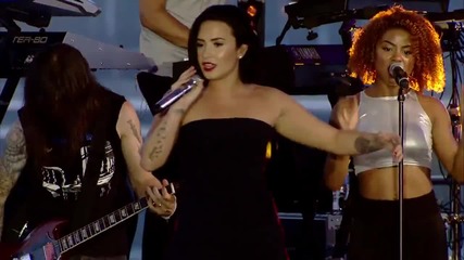 Demi Lovato - Cool for the Summer (demi Live in Brazil)