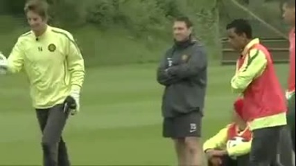 Фейсбук предизвикателство - Chicharito, Rooney, Nani, Smalling, Van Der Sar