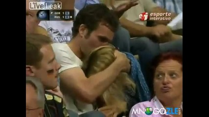 Какво й прави?