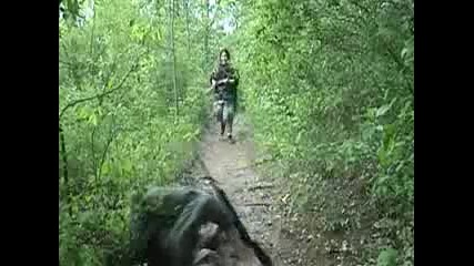 Един пада, друг се смее :д 