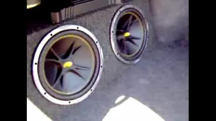 03 Saturn L200 W2 12 Kicker Comp Subs
