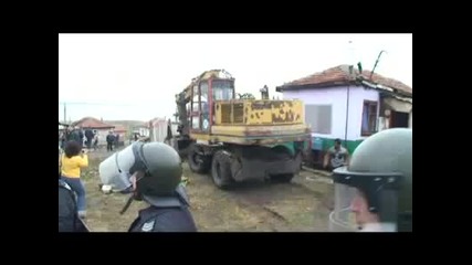 Цигани се бият с багер 