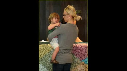 Britney Spears - Little Wonders