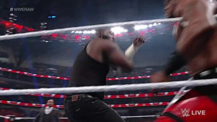 MVP helps Omos launch a sneak attack on Bobby Lashley: Raw, April 4, 2022
