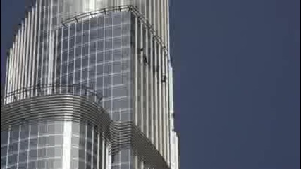 Как Се Мият Прозорците На Най - високата Сграда в Света (burj Khalifa) 