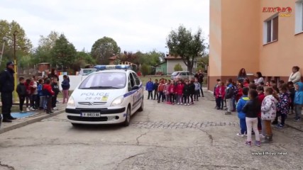 Полицейски патрул посети ДГ Надежда