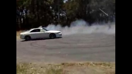 r33gtst screamer pipe burnout