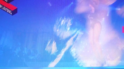 Rihanna - Hard live and online 3 