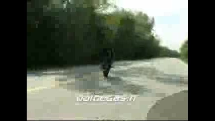 Yamaha R1 2004 Standing Wheelie Without He