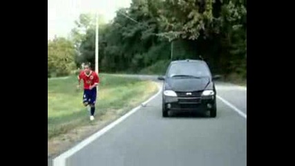 Cristiano Ronaldo vs Bugatti Veyron
