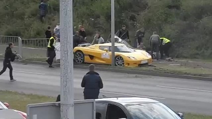 Суперкола прегази 19 човека на автомобилно шоу