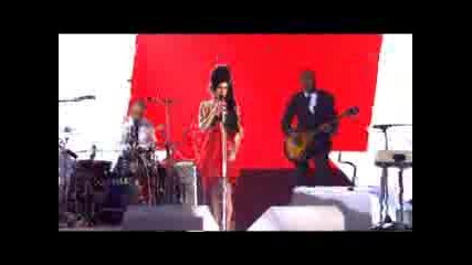 Amy Winehouse - Rehab Live At The Brits