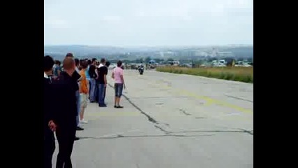 Ники На Задна С Една Ръка