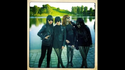 Dum Dum Girls - Always Looking