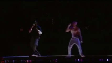 Супер готина холограма на 2pac на живо 2012