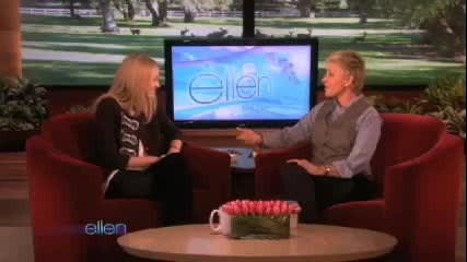 Dakota Fanning on Ellen Degeneres Show (2009 - 11 - 16) - Plus new New Moon Scene 