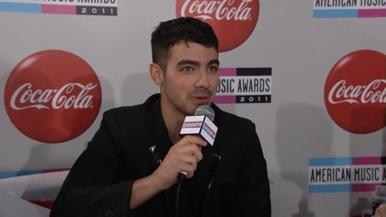 2011 Red Carpet Interview (american Music Awards)