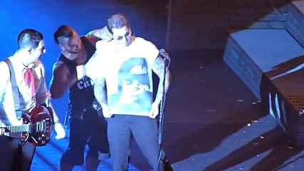 Matt Shadows gets a Jimmy T-shirt