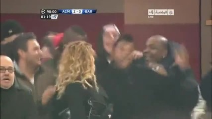 Радостта на Марио Балотели по време на мача Милан - Барселона 2:0