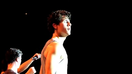 ( Music Video ) Jonas Brothers - Feelin Alive * World Tour 2010 * 