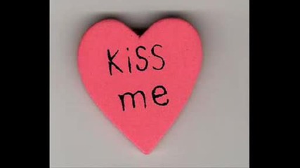 Avril Lavigne - Kiss Me